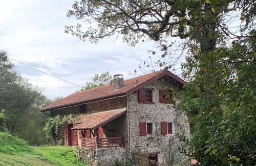 Behobie House | Relaxed Retreat in a 17th-Century Sheepfold, Rated 10/10