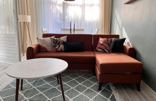 Uskudar Apartment | Cozy 2BR Apartment - Family Friendly with Great Ratings