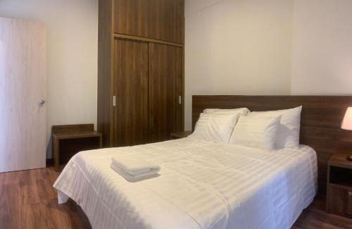 Di An Apartment | Discover Charm City Apartment: Guest Rated 9.8, Oceanfront Pool