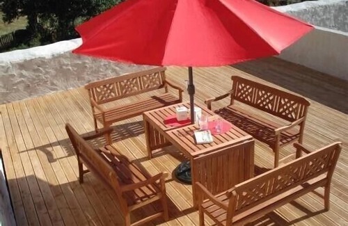Dienne House | Cozy Cottage in Dienne with Spa, Breakfast & Family Fun