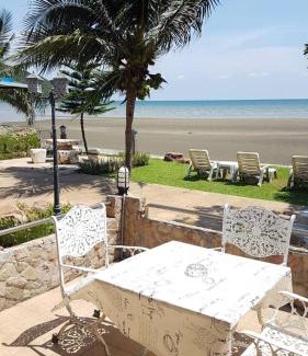 Khlong Khut Hotel | Relax at Charm de Chao Lao with Oceanfront Views