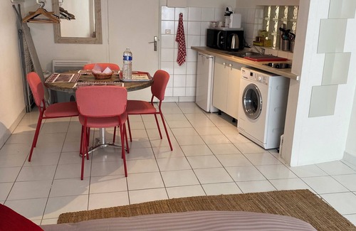 Saint-Arnoult-en-Yvelines Apartment | Charmant Studio en Centre Ville