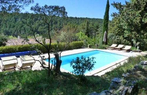 Saumane-de-Vaucluse House | Delightful Stay in Provence: Pet-Friendly with Pool Access