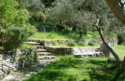 Saumane-de-Vaucluse House | Delightful Stay in Provence: Pet-Friendly with Pool Access