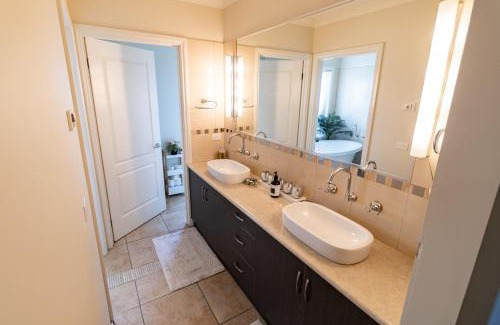 Lake Charm Bed & Breakfast | Discover Oceanfront Bliss at Charm Lodge - Rated 9.4/10