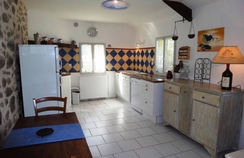 Arthez-d'Asson House | Tranquil Getaway at the Foot of the Pyrenees - 10/10 Rated