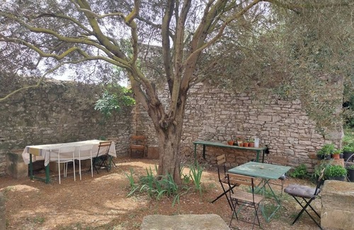 Villeneuve-les-Maguelone Apartment | Cozy T2 in the Heart of Vineyards with Family-Friendly Amenities