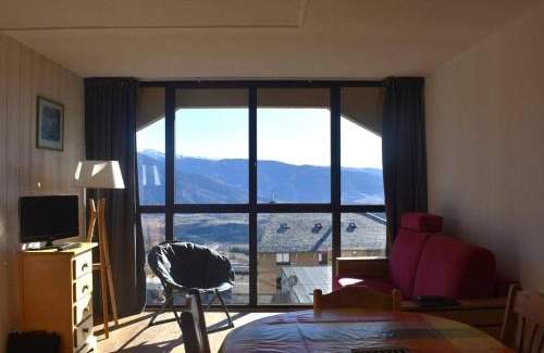 Font-Romeu-Odeillo-Via Apartment | Scenic Cabin with Direct Access to Télécabines in Font-Romeu