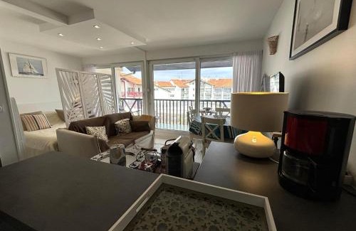 Hendaye Apartment | Charmant 2 pièces à Hendaye avec WiFi - FR-1-239-1105