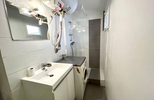 La Belle de Mai Apartment | Inviting 2-Room Belle de Mai with Spa & Hot Tub