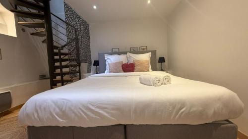 Necker Apartment | Inviting 2-Bedroom Retreat with Family and Pet Amenities
