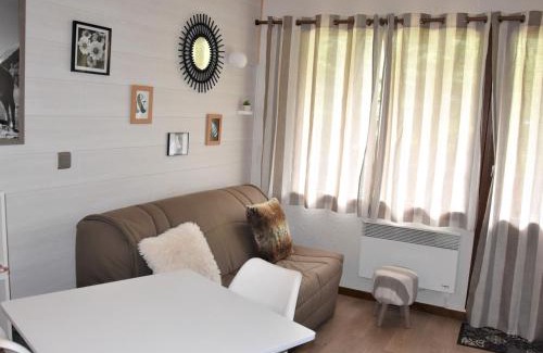 Pralognan-la-Vanoise Apartment | Cozy 2P with Balcony, Pool Access & Mountain Views