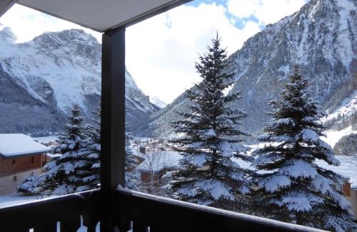 Pralognan-la-Vanoise Apartment | Cozy 2P with Balcony, Pool Access & Mountain Views
