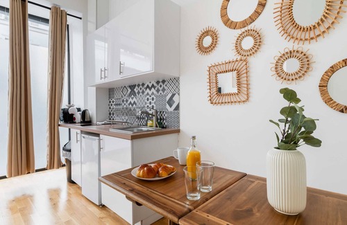 Strasbourg -Saint-Denis Apartment | Cozy Apartment Near Halles with Kitchen & Child-Friendly Amenities
