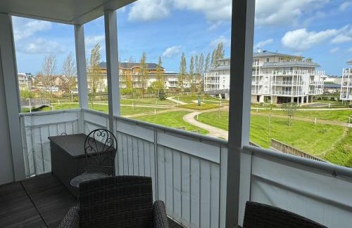 Cabourg Apartment | Delightful 2P Balcony Retreat near Beach in Cabourg