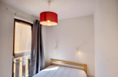 Les Bruyeres Apartment | Modern 2P Apartment with Balcony & Ski Access in Les Menuires