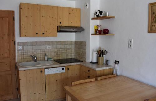 Champagny-en-Vanoise Apartment | Comfortable 3-Room Apartment with Terrace near Télécabine