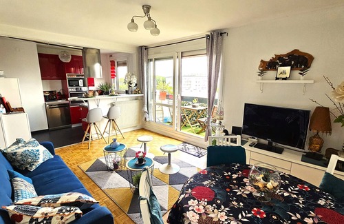 Champigny-sur-Marne Apartment | Ideal 2-Bedroom Apartment with Balcony Near Paris & Disneyland
