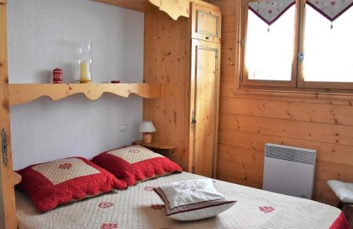 Pralognan-la-Vanoise Apartment | Cozy 2-Room Apartment with Balcony Near Slopes in Pralognan