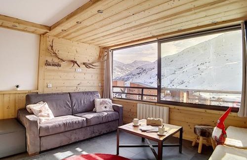 Les Menuires Apartment | Mountain View Retreat: Pet-Friendly, Parking & Perfect for 10