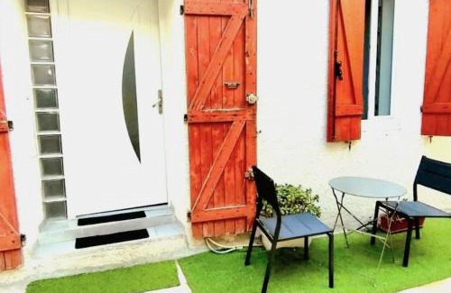 Menpenti Apartment | Cozy Apartment for 4 in Vibrant Marseille - Family Friendly