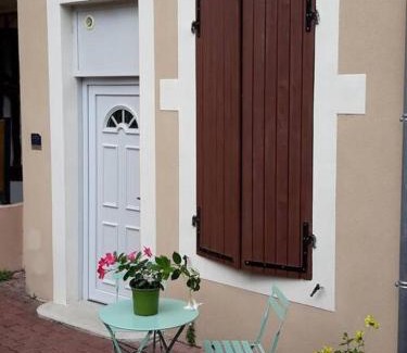 Chalon-sur-Saone Apartment | Cozy City Apartment with Courtyard - Family Friendly Stay