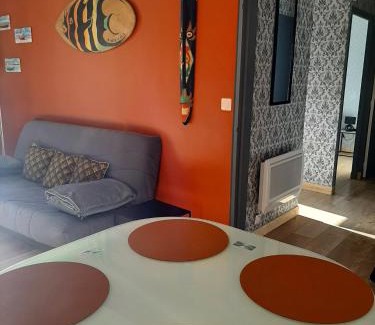 Nogent-le-Rotrou Apartment | Central Apartment Le Ronsard: Child-Friendly Retreat