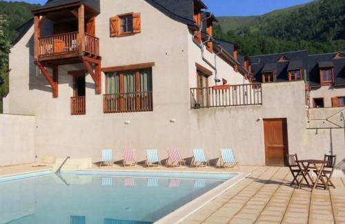 Vignec Apartment | Inviting Apartment for 6 with Balcony near Saint-Lary-Soulan