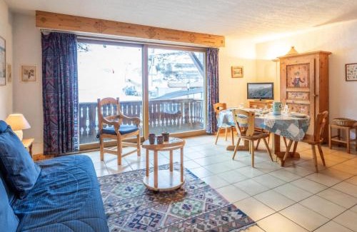 Le Praz Apartment | Family-Friendly Appartement La Tania for 4 Guests