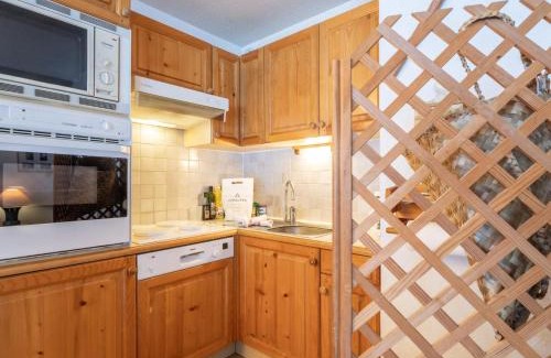 Le Praz Apartment | Family-Friendly Appartement La Tania for 4 Guests