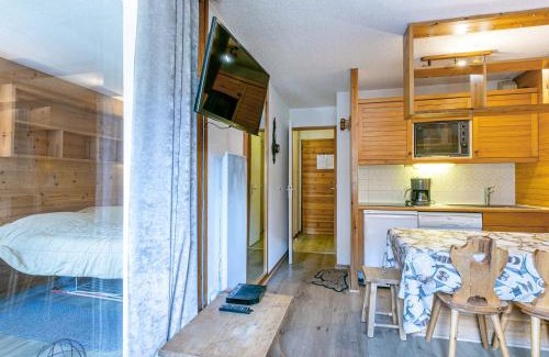 Val-d'Isere Apartment | Val-d'Isère Apartment: Family-Friendly Retreat for 4 Guests