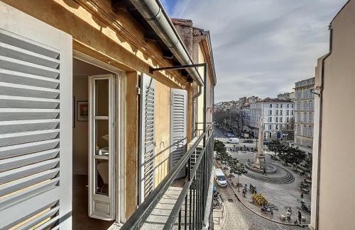 1st Arrondissement Apartment | Cozy Apartment with Balcony & Air Conditioning - Les Frères de la Loc'