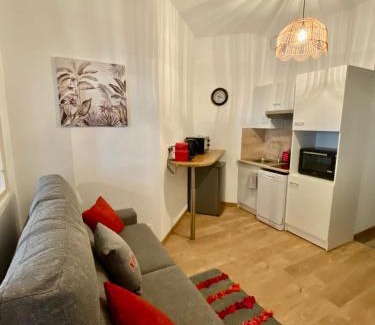 Faubourg-Raines Apartment | Inviting Apartment in Dijon - Gourmet Delights Await