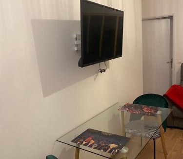 Faubourg-Raines Apartment | Inviting Apartment in Dijon - Gourmet Delights Await