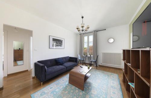Centre Ville Apartment | Central Apartment Steps from the Palace - Rated 9/10
