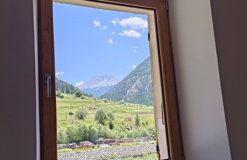 Cervieres Apartment | Ideal Apartment Near Briançon with Pet-Friendly Amenities