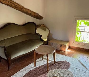 Aups House | Independent Apartment in a Picturesque Provençal Mas