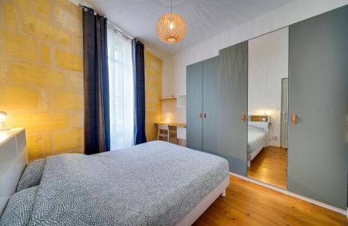 Saint Seurin - Fondaudege Apartment | Bright Apartment in Historic Heart - Family-Friendly Oasis