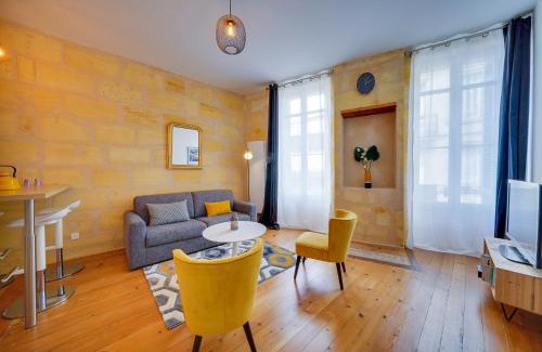 Saint Seurin - Fondaudege Apartment | Bright Apartment in Historic Heart - Family-Friendly Oasis