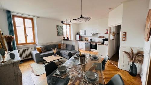 Auxerre Apartment | Central City Apartment with Private Parking - Rated 9.4/10