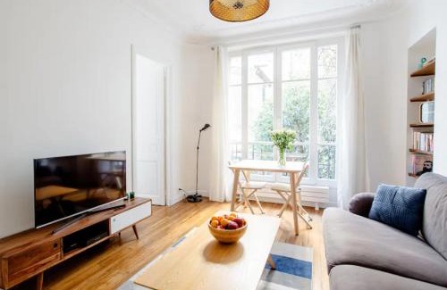 11th Arrondissement Apartment | Stylish Apartment Near Père Lachaise - Guest Rated 9.8