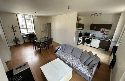 Uzerche Apartment | Family-Friendly Ground Floor Apartment with Breakfast
