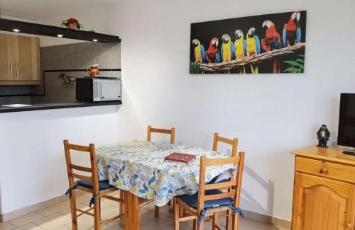 Marseillan Plage Apartment | Cozy T2 Cabin Apartment Near Beach with Private Parking