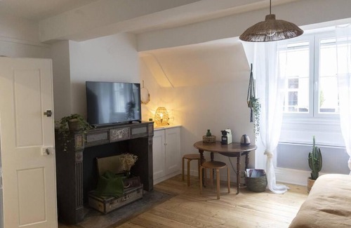 Besancon Old Town Apartment | Historic Retreat in the Heart of a Charming District