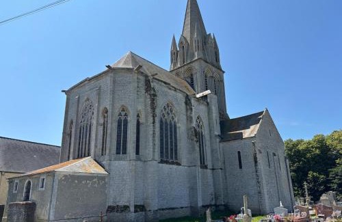 Tour-en-Bessin House | Discover Comfort at L'Annexe: Your Ideal Stay Awaits