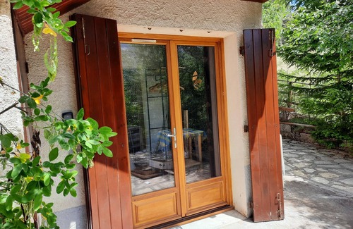 Allos Ski Chalet | Cozy F2 Retreat in a Chalet at Super Allos