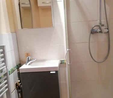 Franqueville-Saint-Pierre Apartment | Cozy Apartment 10 Minutes from Rouen - Pet Friendly Stay