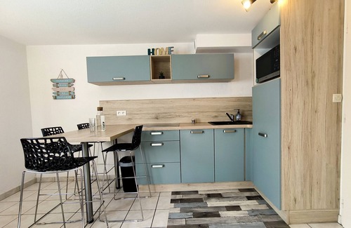 Saint-Michel-Chef-Chef House | Cozy Holiday Home with Pool, Garden & Close to Beaches