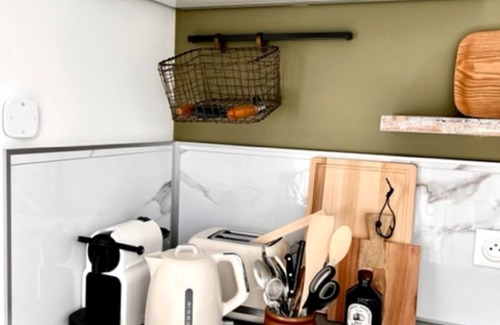 La Bernerie-en-Retz Apartment | Central Gîte with Breakfast & Family-Friendly Amenities