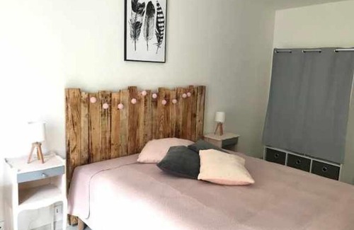 Neufchateau Apartment | Charmant Gîte à Neufchâteau Proche Domrémy-la-Pucelle - FR-1-589-797